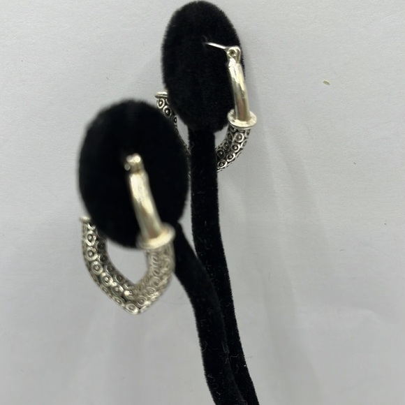 Premier Designs Earrings Tada Earrings. Antiqued Silver Plated Scroll Design - Picture 7 of 12